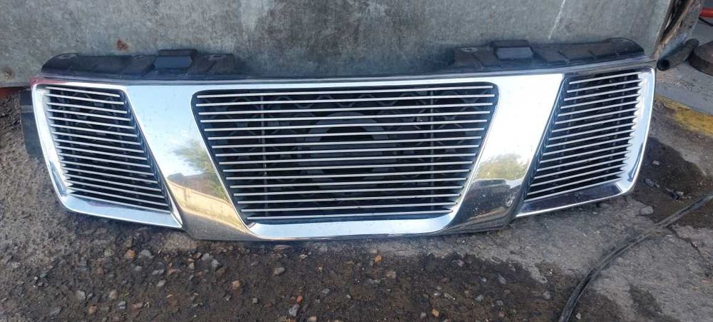 решетка Nissan Pathfinder