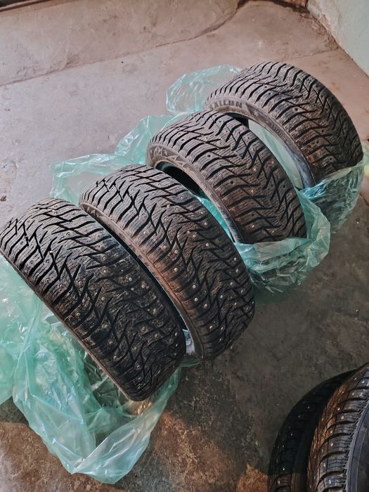 Резина зимняя 185/55  r15
