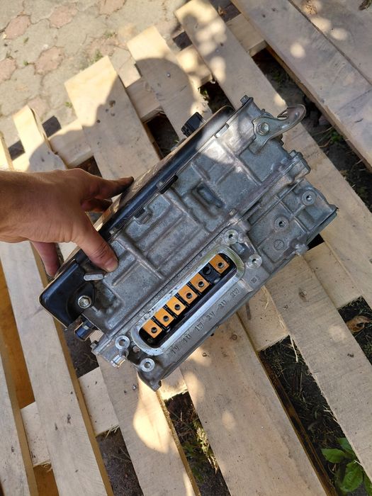Convertizor / Invertor scos de pe Toyota Prius IV