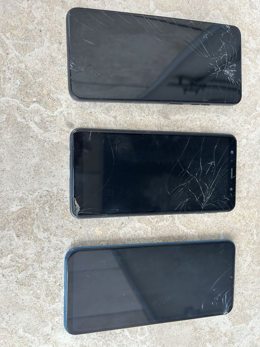 Motorola Xiaomi Samsung