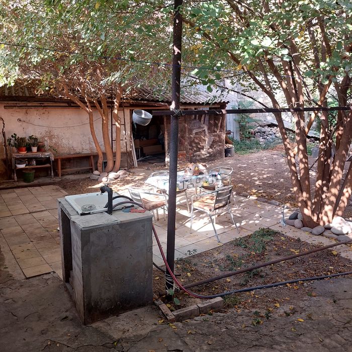 Продаётся участок в центре