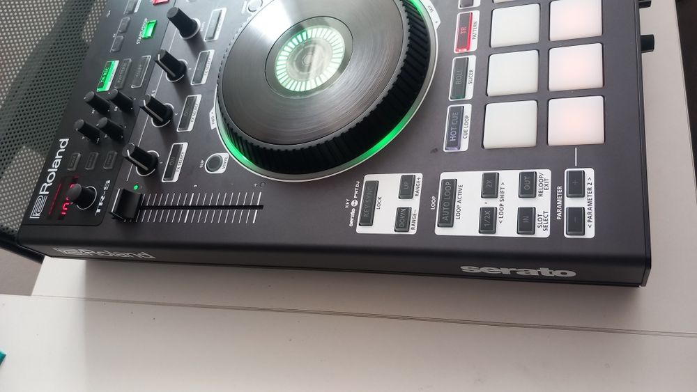 Roland DJ-808 Professional 4 Channel Mixer DJ Controller Serato Rekord