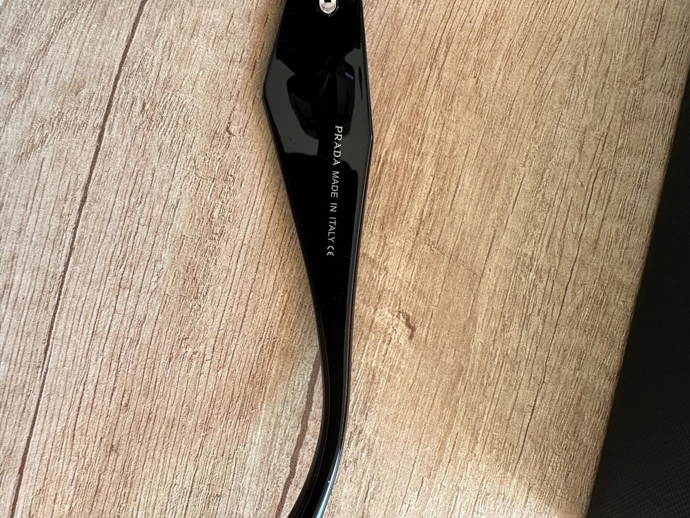 Ochelari noi Prada