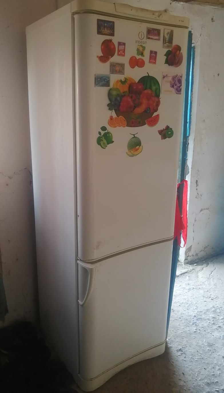 Продается холодильник.