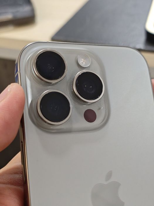 Продаю iphone 16 pro 256