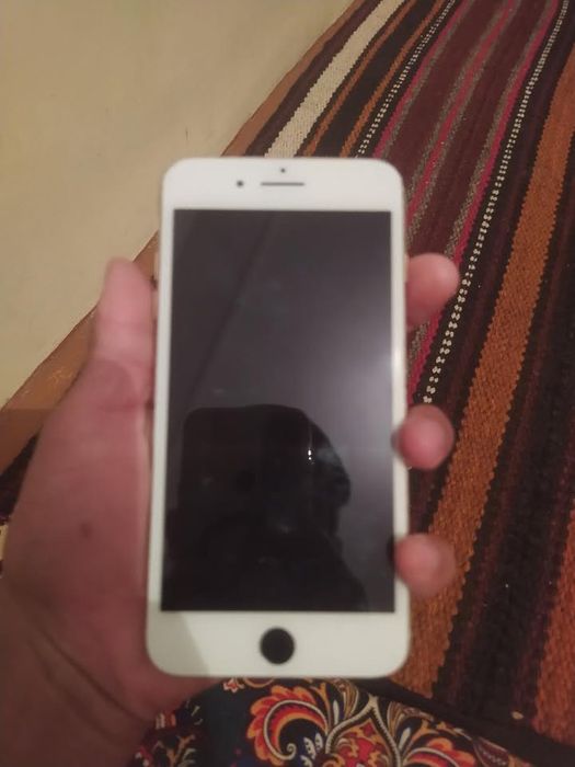 Iphone 8 plus telefoni sotiladi