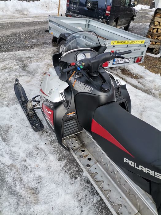 Vând snowmobil Polaris turbo 4t sau schimb cu atv