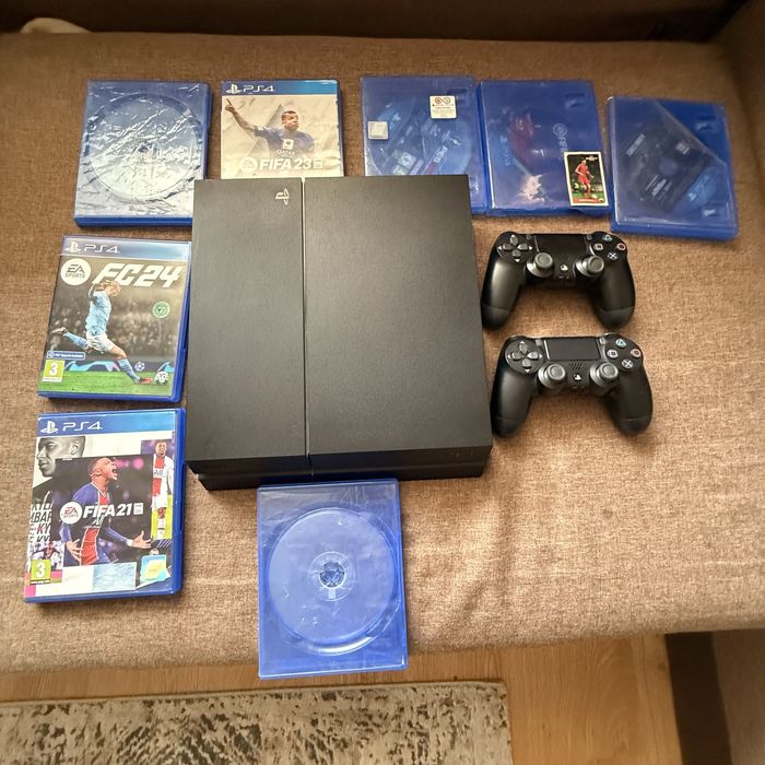 Playstation 4+ джойстици-2+ игри-8