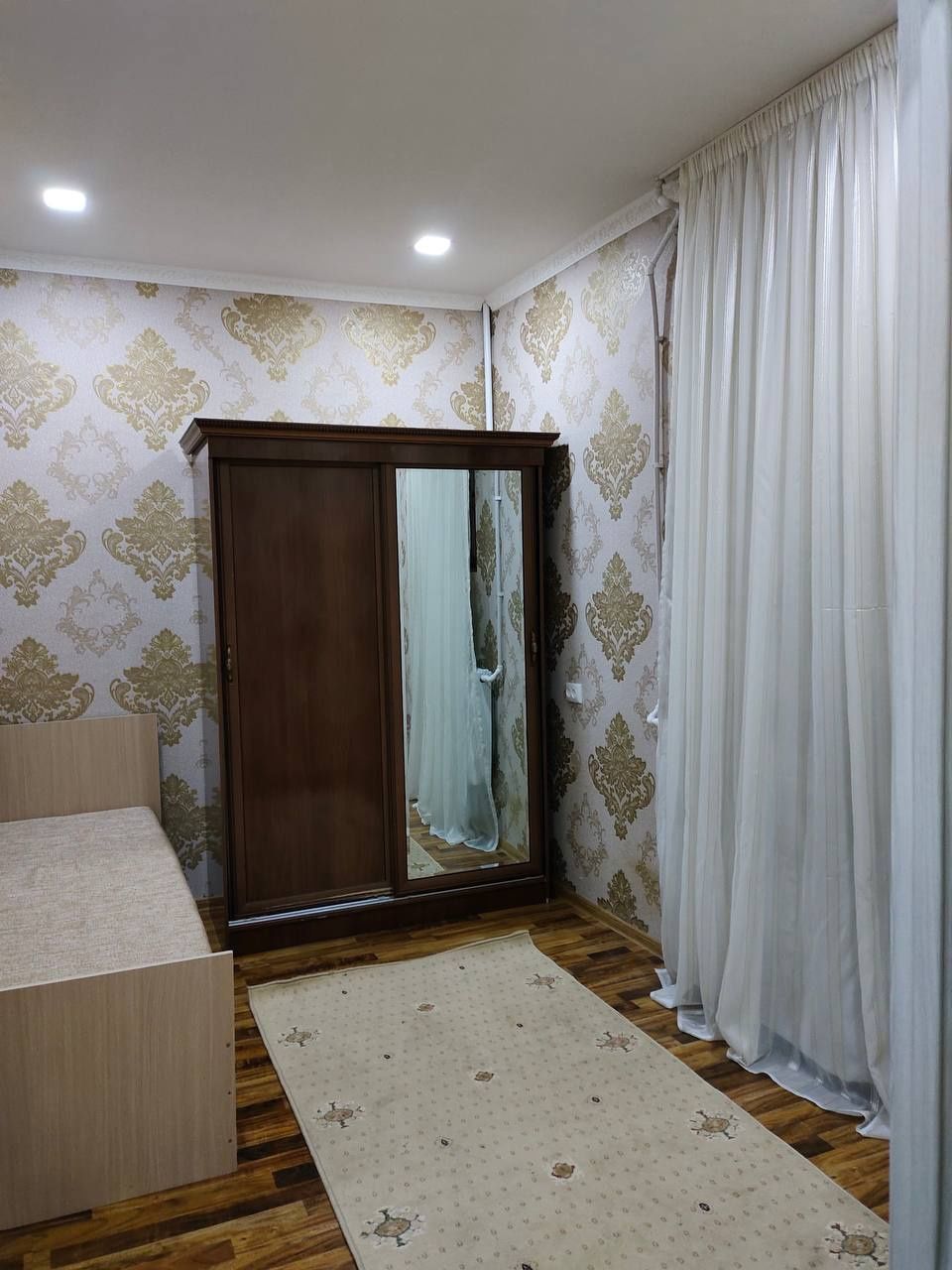 Мирза Улугбек р-н Греческий городок 2.5 сотих  6 хона