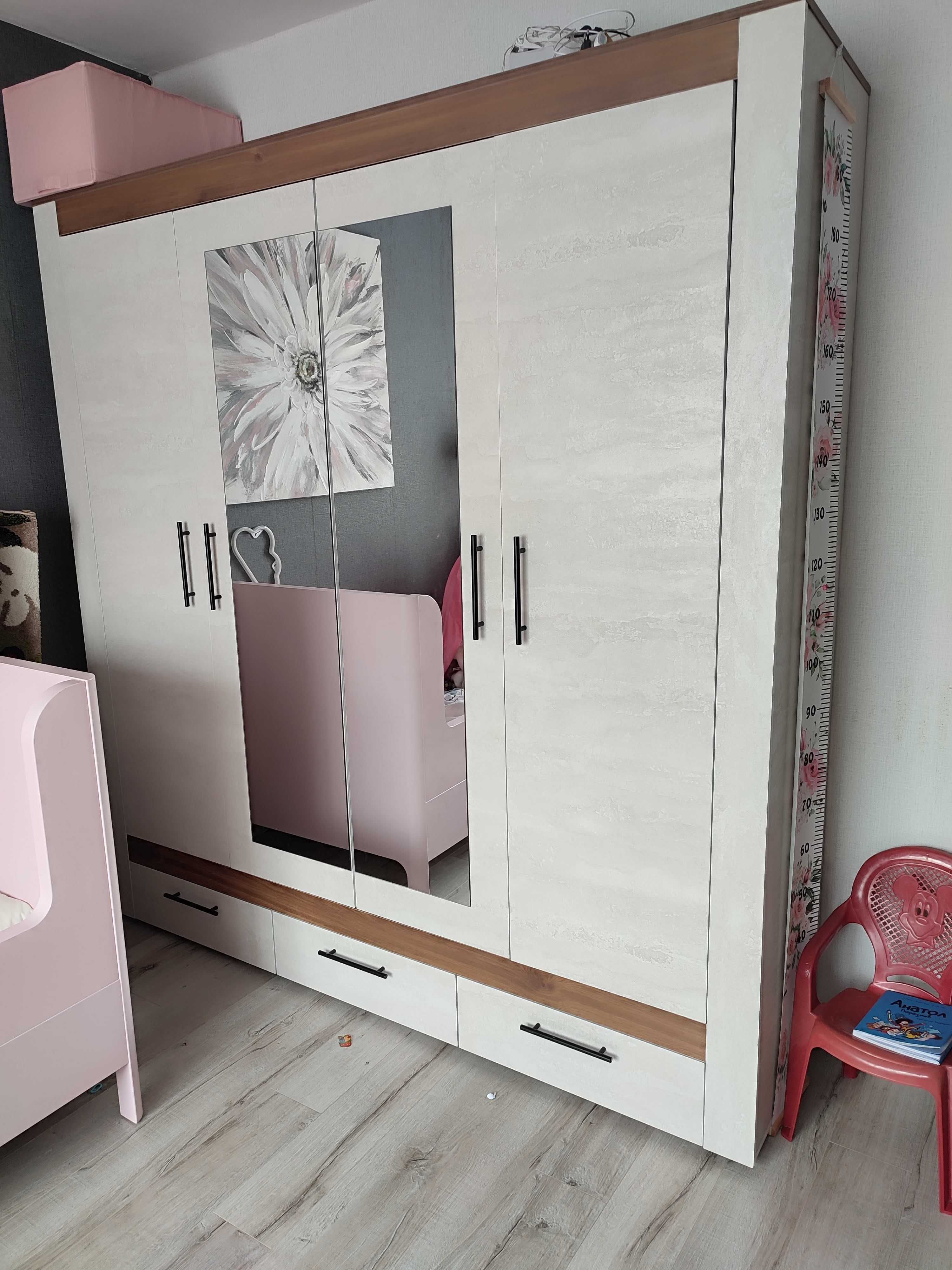 Продавам обзавеждане за спалня Гардероб Кредо и Легло IKEA MALM176x209