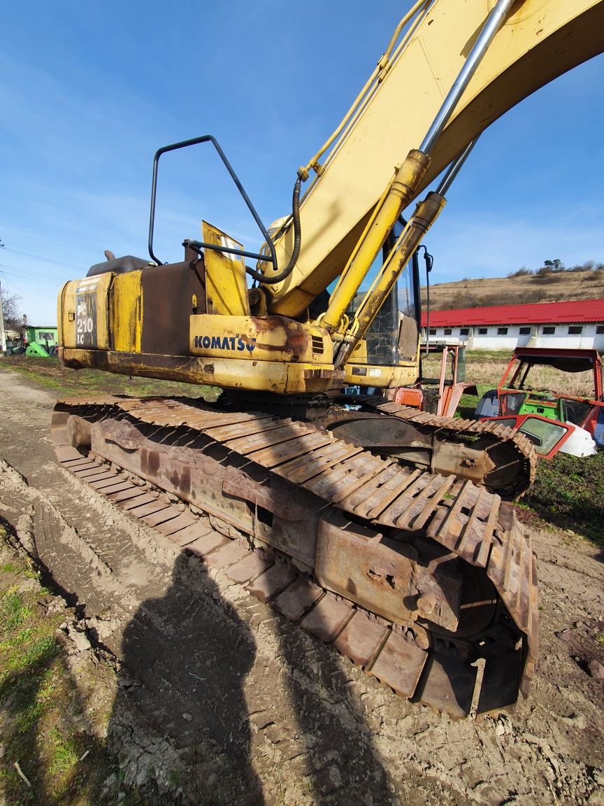 Dezmembram excavator Komatsu PC210LC