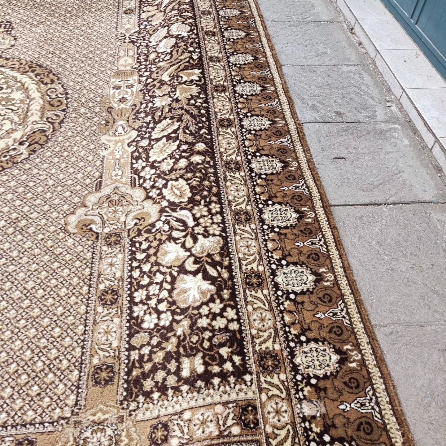 Огромен персийски килим