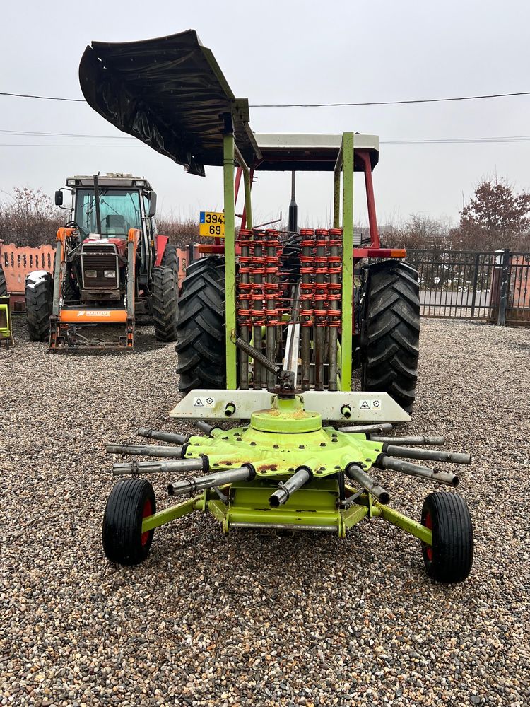 Grebla de adunat fîn claas 330