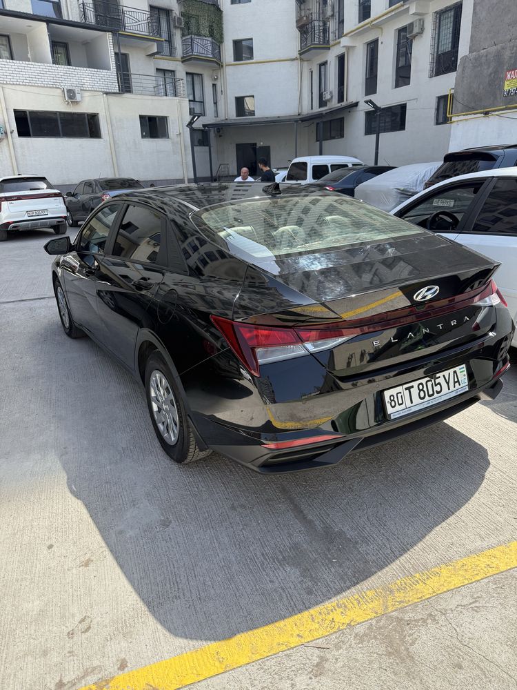 Hyundai elantra 2021
