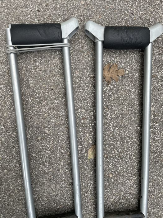 Патерици един чифт