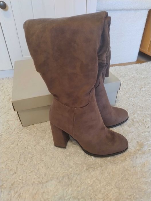 Vand cizme lungi cu toc patrat, marimea 39