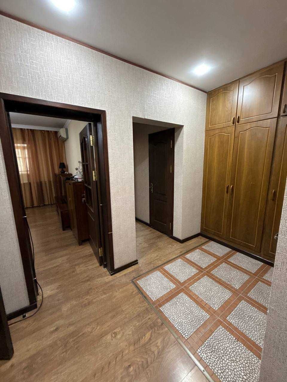 Сдаётся 3/7/9 Шастри, напротив Паркентского рынка. ID: 56405