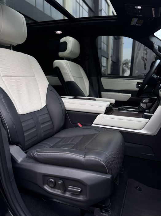 TOYOTA Sequoia iForce Max Capstone