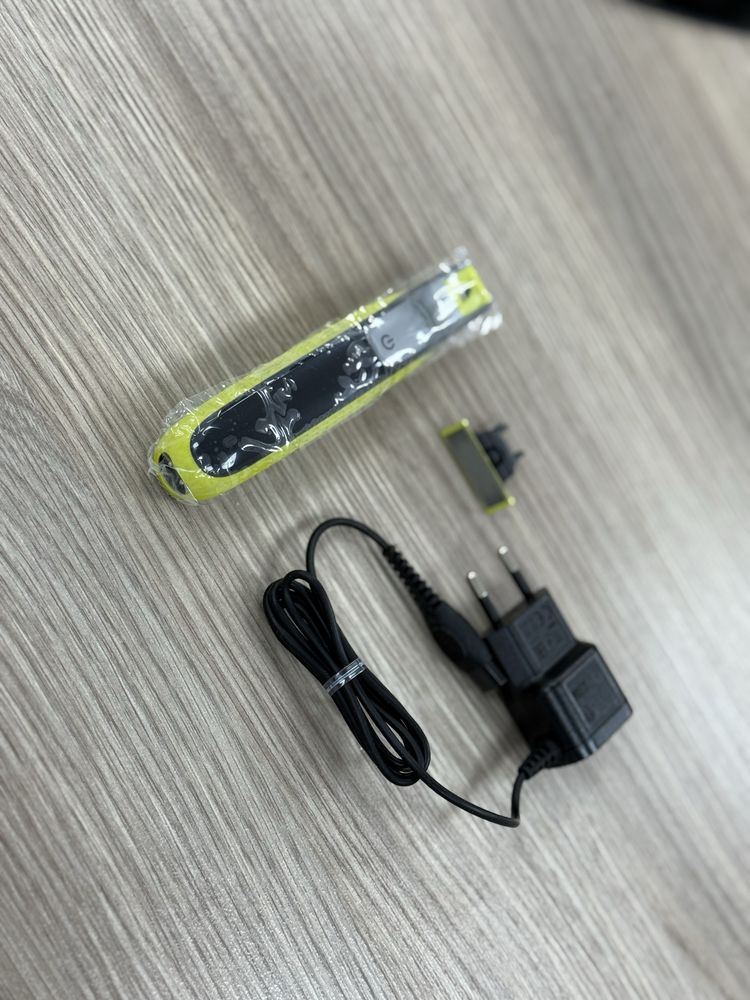 Aparat de barbierit si tuns barba Philips OneBlade QP2530