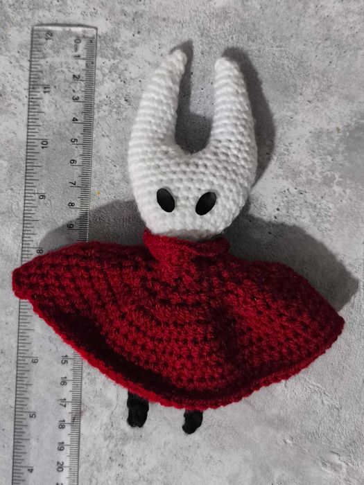 Вязаная игрушка Хорнет, ручная работа