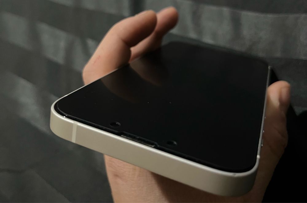  iPhone 13 в идеальном состоянии
