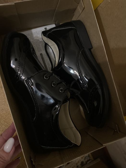 Продам туфли на мальчика