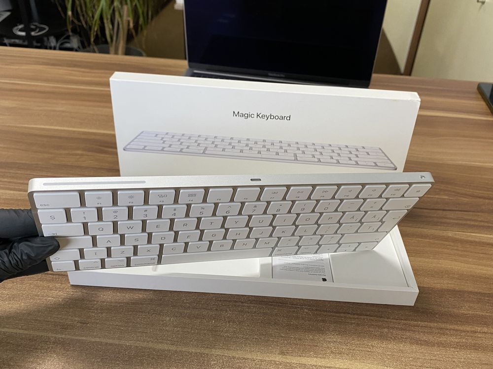 Apple Magic Keyboard / Noua /