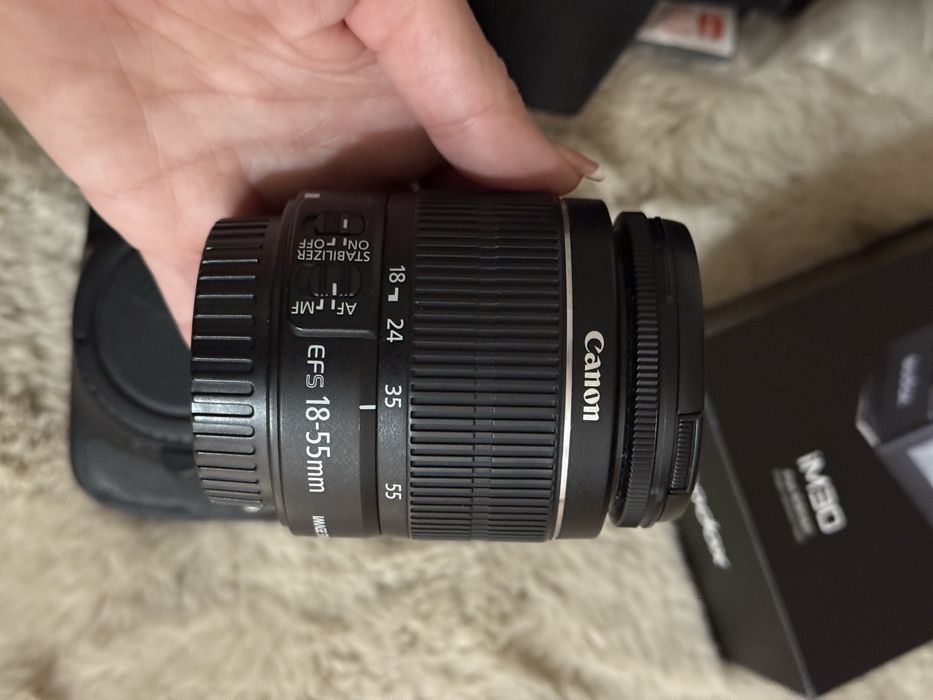 Canon 600D cu accesorii