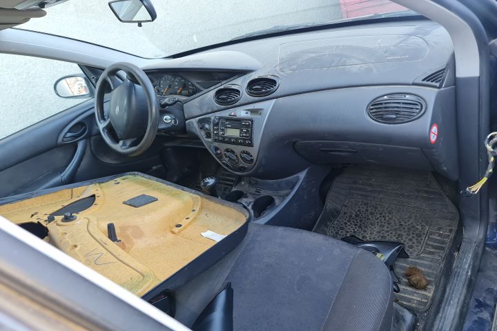 Lampa / Tripla stop dreapta pe aripa XS4113404AD / XS41-13404-AD Ford