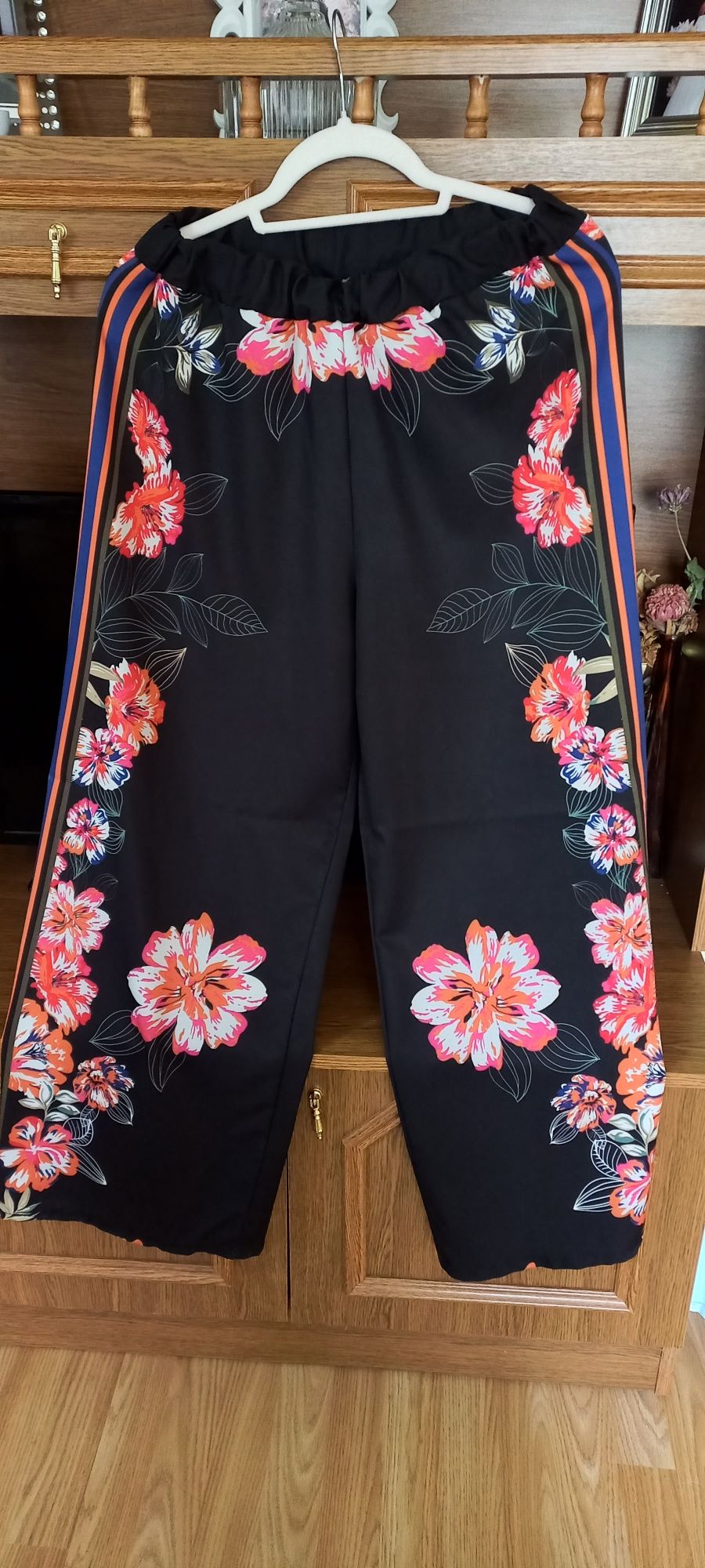 Pantaloni evazați eleganți M