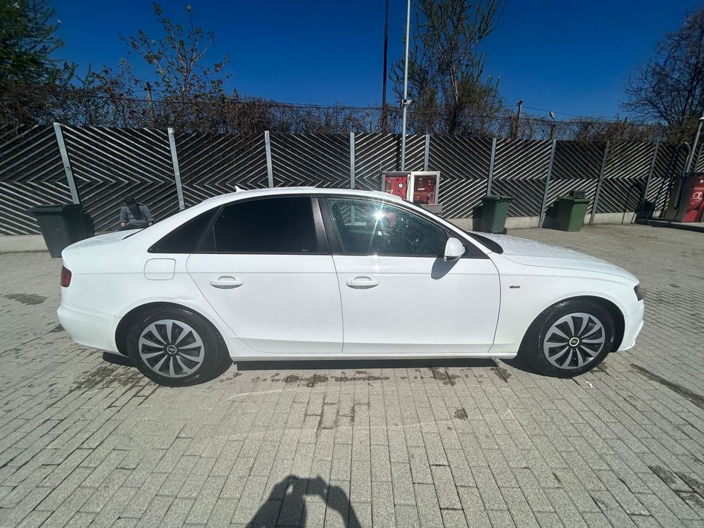 Vand Audi A4B8 Automat 2.0 diesel 143cp an 2011