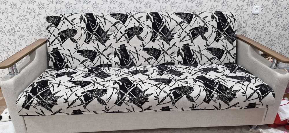 Продам диван. В отличном состоянии.