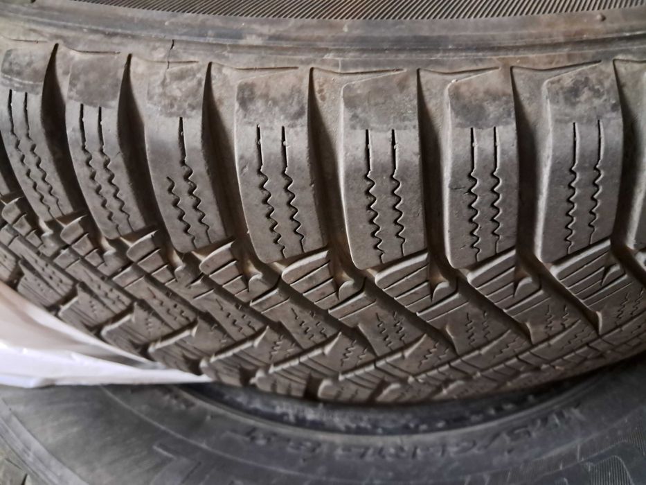 Vand 4 anvelope iarna 175/65R 15 Laufenn