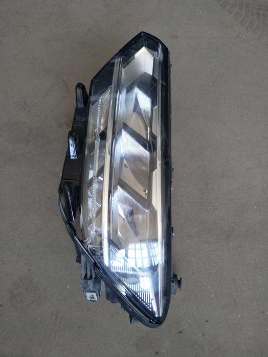 Far stanga full led Vw Passat B8 facelift cod 3G1941035Q geam spart