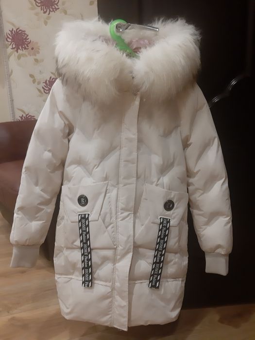 Продам куртку на девочку.Ростовка 140.