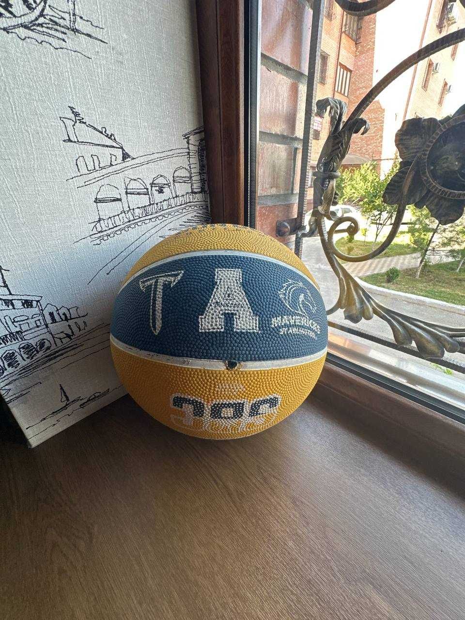Баскетбольный мяч