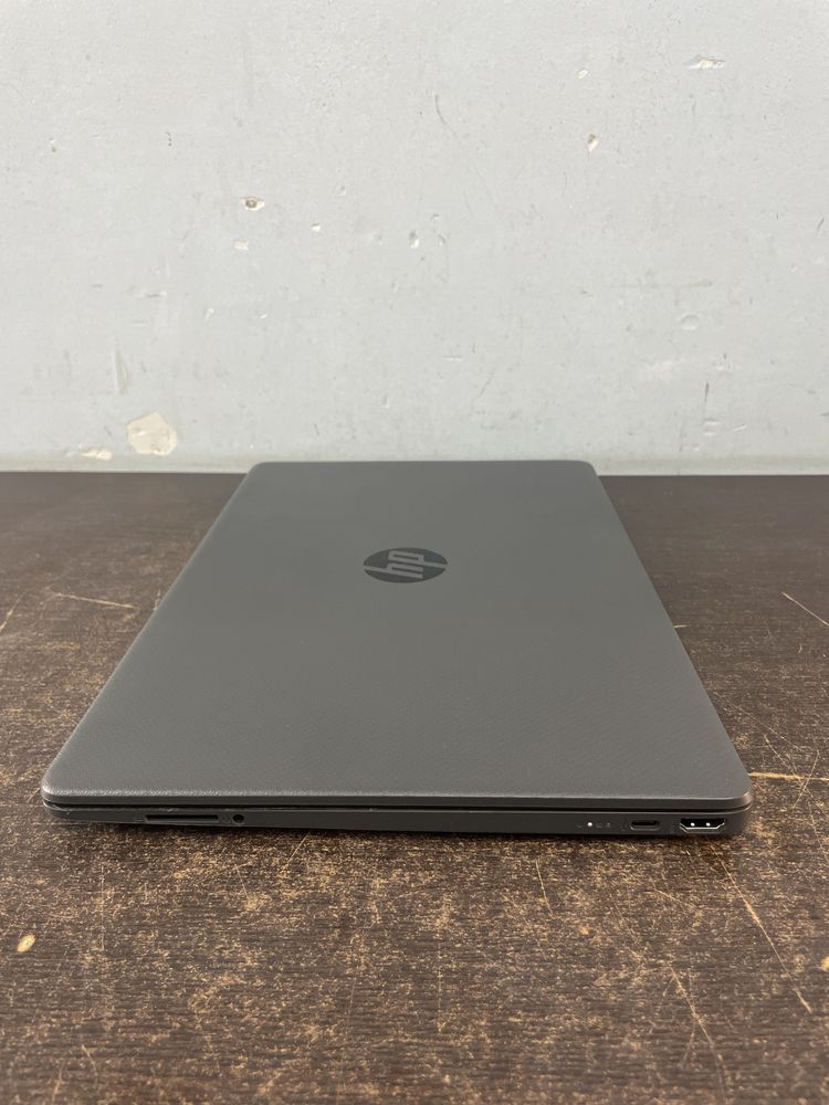 Laptop gaming hp ryzen 5  ssd 240 gb  8 gb ram