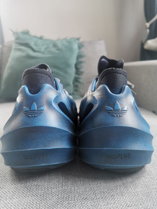 Adidași Adidas CH4
Purtați de 2 ori
Foarte usori
Originali