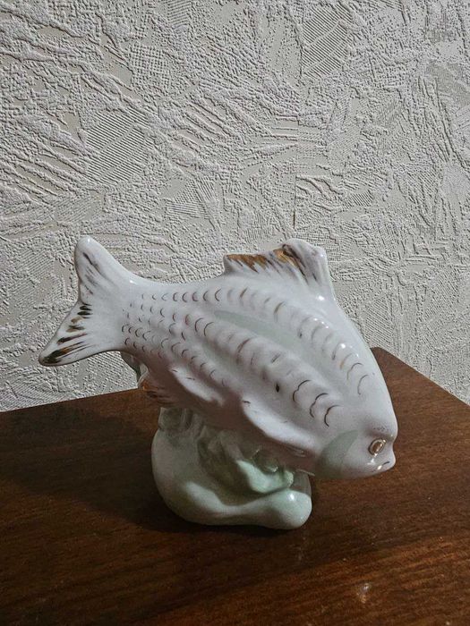 Статуэтка фарфоровая. Рыбка. Дулево.