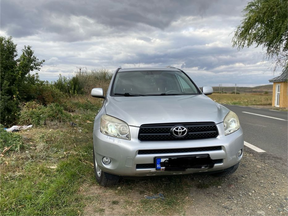 Vand Toyota Rav 4, motor 2,2 ,136 CP,an fabricatie 2008 .