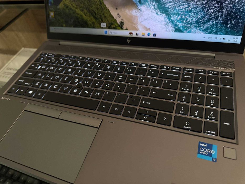HP ZBook Firefly 15 G8 Core i7-1185G7 ram 16 ssd 256 Nvidia T500 4гб