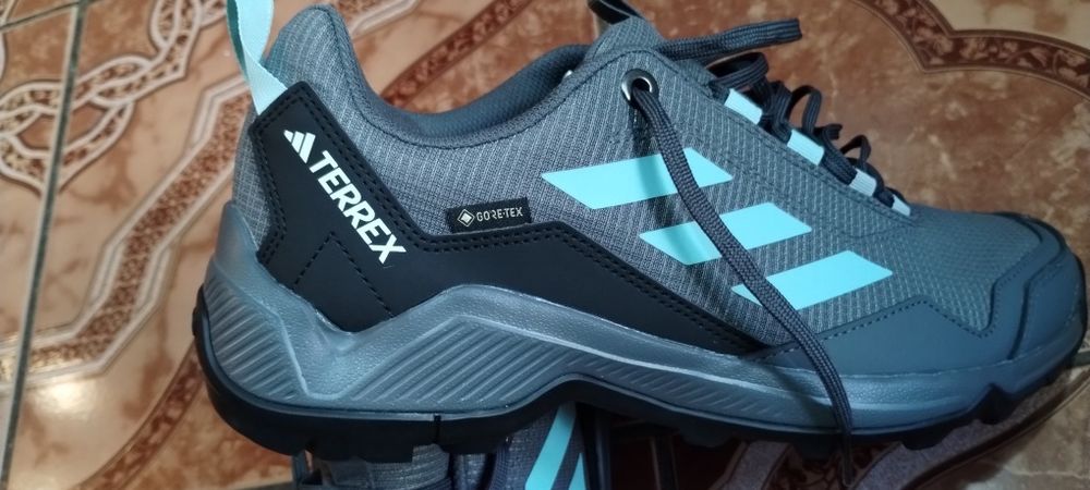 Adidas Terrex Goretex,originali,mărime 40 2/3 cu 25.5 cm!