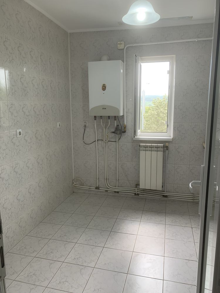 Vând apartament cu 3 camere