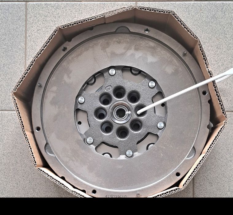 Chit Ambreaj Luk Crafter 2.5 Tdi 109 / 136 Cai  Volanta Placă Disc Noi