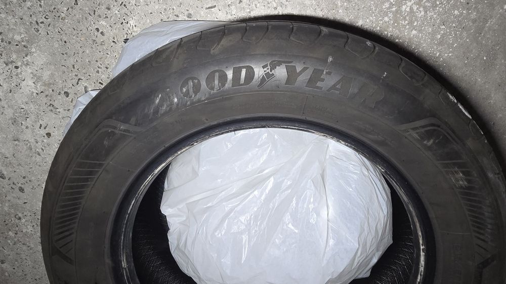 Set 4 Anvelope 215 60 16