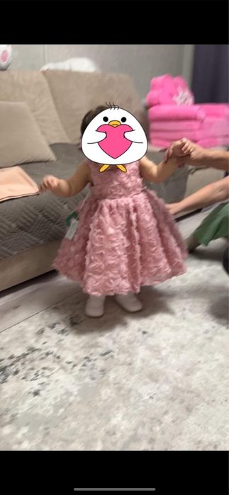 Продам платья для девочки 1 года