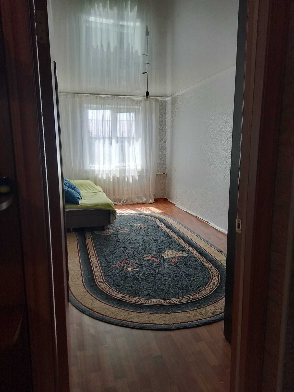 Продам 2 комнатную квартиру в центре