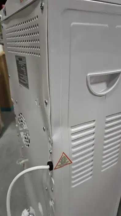 Диспенсър за вода Muhler WD-20ES ТРАНСПОРТЕН ДЕФЕКТ