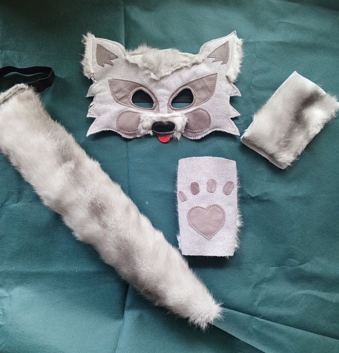 "Волк" маска, хвост и митенки с элементами меха 
Любые маски на заказ