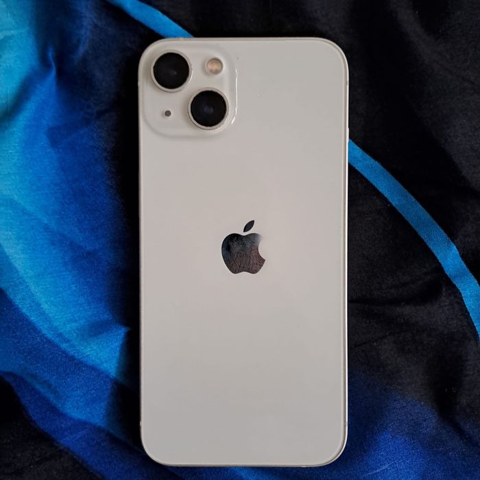 vand iphone 13 impecabil